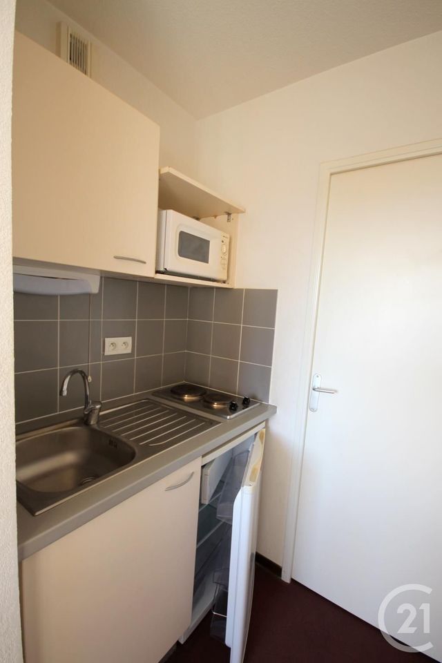 Studio à louer - 1 pièce - 20.0 m2 - AVIGNON - 84 - PROVENCE-ALPES-COTE-D-AZUR - Century 21 Saint Marc Immobilier Studio à louer - 1 pièce - 20.0 m2 - AVIGNON - 84 - PROVENCE-ALPES-COTE-D-AZUR - Century 21 Saint Marc Immobilier