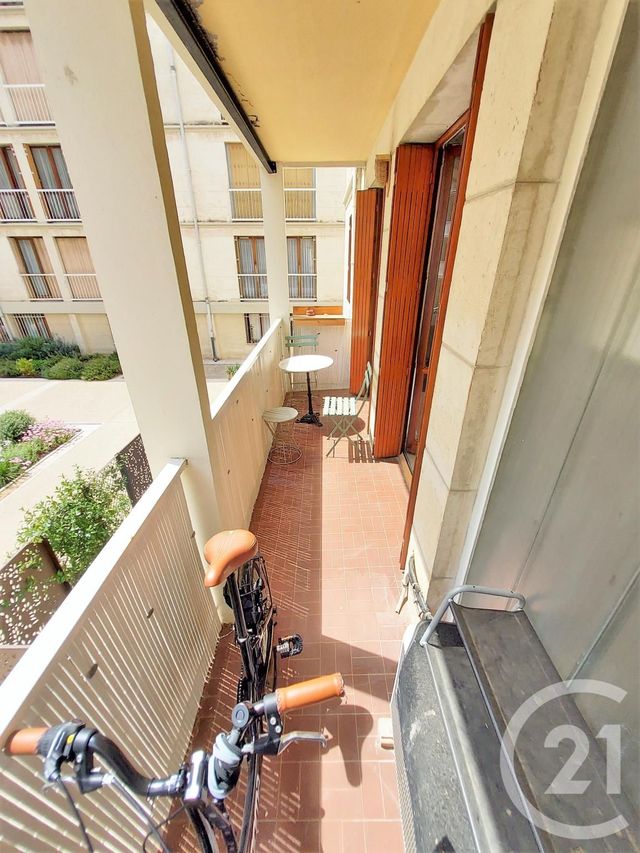 Appartement F3 à louer - 3 pièces - 76.5 m2 - AVIGNON - 84 - PROVENCE-ALPES-COTE-D-AZUR - Century 21 Saint Marc Immobilier Appartement F3 à louer - 3 pièces - 76.5 m2 - AVIGNON - 84 - PROVENCE-ALPES-COTE-D-AZUR - Century 21 Saint Marc Immobilier