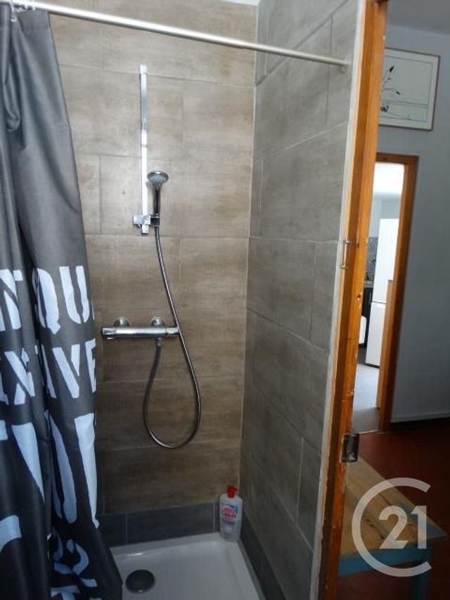 Afficher la photo en grand Appartement F2 à louer - 2 pièces - 30.0 m2 - AVIGNON - 84 - PROVENCE-ALPES-COTE-D-AZUR - Century 21 Saint Marc Immobilier
