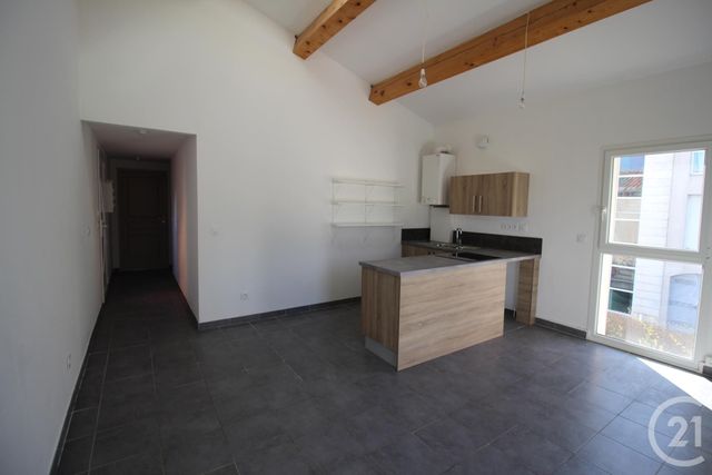 Afficher la photo en grand Appartement T3 à louer - 3 pièces - 55.0 m2 - VILLENEUVE LES AVIGNON - 30 - LANGUEDOC-ROUSSILLON - Century 21 Saint Marc Immobilier