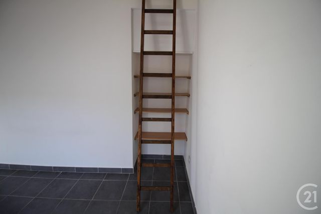 Afficher la photo en grand Appartement T3 à louer - 3 pièces - 55.0 m2 - VILLENEUVE LES AVIGNON - 30 - LANGUEDOC-ROUSSILLON - Century 21 Saint Marc Immobilier