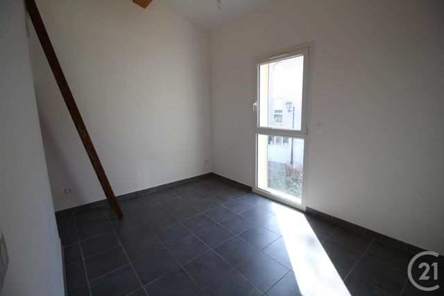 Afficher la photo en grand Appartement T3 à louer - 3 pièces - 55.0 m2 - VILLENEUVE LES AVIGNON - 30 - LANGUEDOC-ROUSSILLON - Century 21 Saint Marc Immobilier