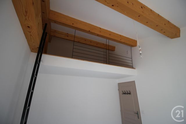 Afficher la photo en grand Appartement T3 à louer - 3 pièces - 55.0 m2 - VILLENEUVE LES AVIGNON - 30 - LANGUEDOC-ROUSSILLON - Century 21 Saint Marc Immobilier
