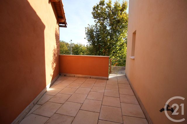 Afficher la photo en grand Appartement T3 à louer - 3 pièces - 55.0 m2 - VILLENEUVE LES AVIGNON - 30 - LANGUEDOC-ROUSSILLON - Century 21 Saint Marc Immobilier