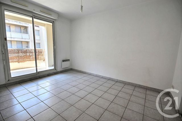 Afficher la photo en grand Appartement T2 à louer - 2 pièces - 38.92 m2 - AVIGNON - 84 - PROVENCE-ALPES-COTE-D-AZUR - Century 21 Saint Marc Immobilier