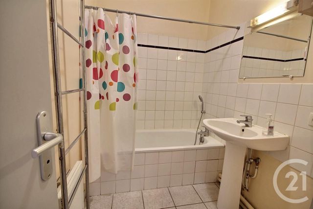 Afficher la photo en grand Appartement T2 à louer - 2 pièces - 38.92 m2 - AVIGNON - 84 - PROVENCE-ALPES-COTE-D-AZUR - Century 21 Saint Marc Immobilier