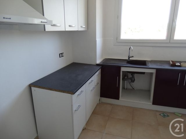 Afficher la photo en grand Appartement F3 à louer - 3 pièces - 58.0 m2 - MONTFAVET - 84 - PROVENCE-ALPES-COTE-D-AZUR - Century 21 Saint Marc Immobilier