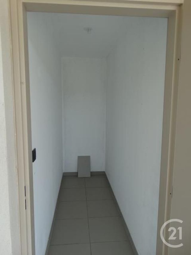 Afficher la photo en grand Appartement F2 à louer - 2 pièces - 45.4 m2 - AVIGNON - 84 - PROVENCE-ALPES-COTE-D-AZUR - Century 21 Saint Marc Immobilier