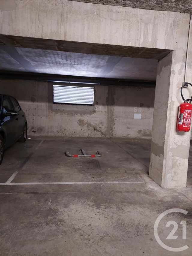 parking à louer - 11.0 m2 - AVIGNON - 84 - PROVENCE-ALPES-COTE-D-AZUR - Century 21 Saint Marc Immobilier