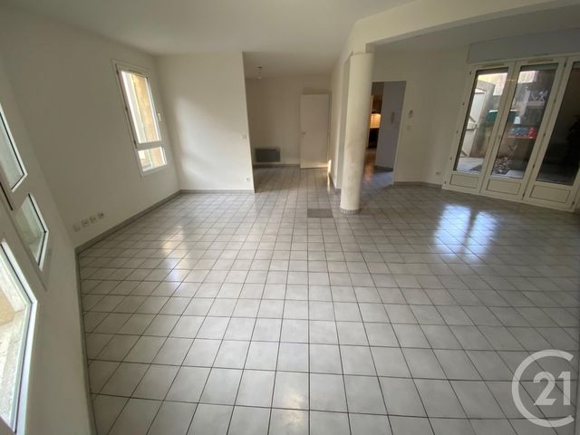 Appartement F3 à louer VILLENEUVE LES AVIGNON