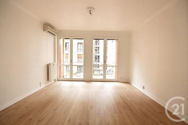 Appartement F3 à louer - 3 pièces - 76.5 m2 - AVIGNON - 84 - PROVENCE-ALPES-COTE-D-AZUR - Century 21 Saint Marc Immobilier