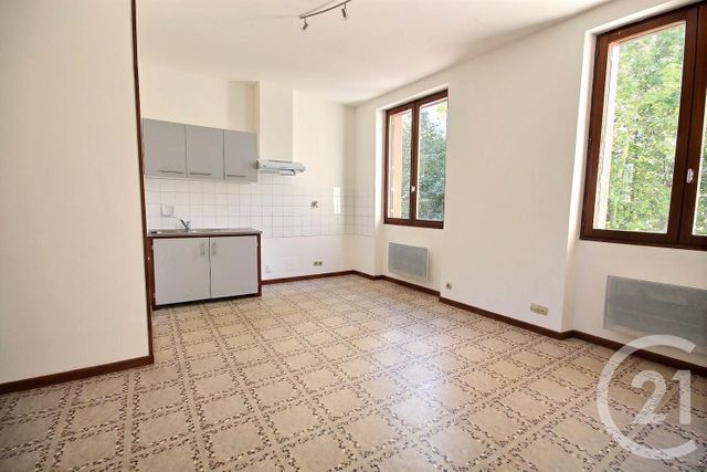 Appartement T2 à louer - 2 pièces - 30.0 m2 - AVIGNON - 84 - PROVENCE-ALPES-COTE-D-AZUR - Century 21 Saint Marc Immobilier