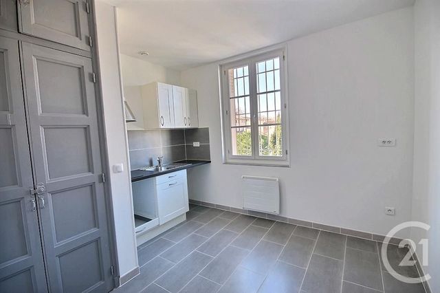 Appartement F3 à louer - 3 pièces - 64.5 m2 - AVIGNON - 84 - PROVENCE-ALPES-COTE-D-AZUR - Century 21 Saint Marc Immobilier