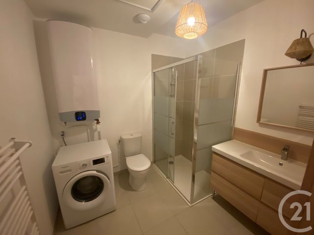 Appartement à louer - 3 pièces - 62.0 m2 - AVIGNON - 84 - PROVENCE-ALPES-COTE-D-AZUR - Century 21 Saint Marc Immobilier