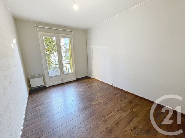 Appartement T3 à vendre - 3 pièces - 71.21 m2 - VILLENEUVE LES AVIGNON - 30 - LANGUEDOC-ROUSSILLON - Century 21 Saint Marc Immobilier