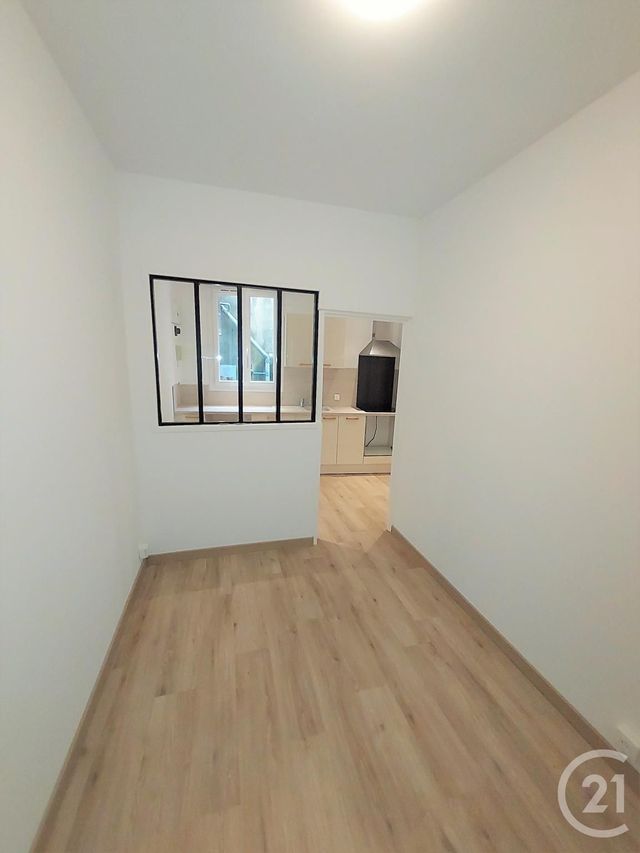 Appartement T2 à louer - 2 pièces - 27.7 m2 - AVIGNON - 84 - PROVENCE-ALPES-COTE-D-AZUR - Century 21 Saint Marc Immobilier