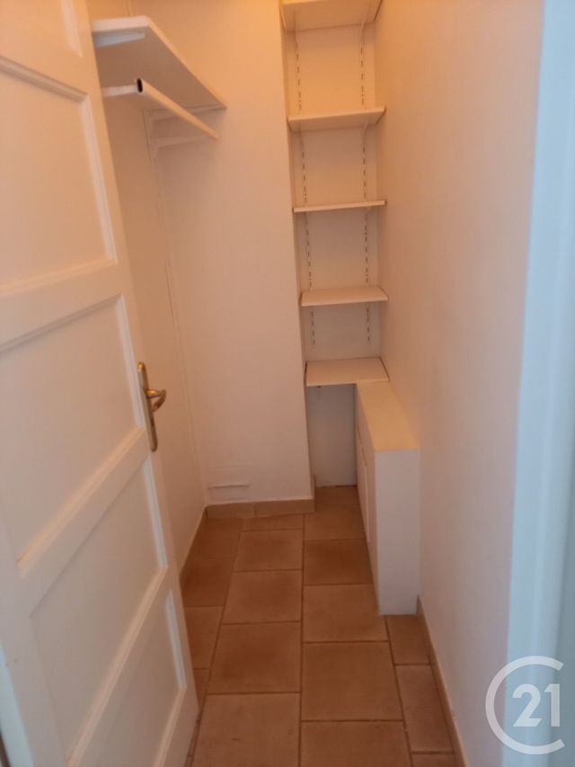 Appartement à louer - 3 pièces - 64.0 m2 - AVIGNON - 84 - PROVENCE-ALPES-COTE-D-AZUR - Century 21 Saint Marc Immobilier