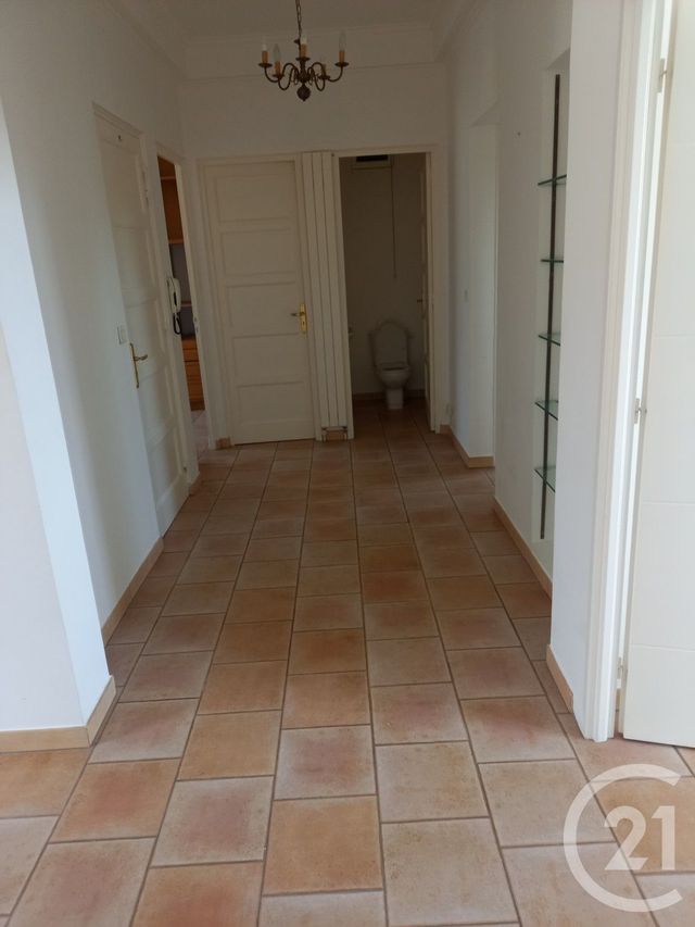 Appartement à louer - 3 pièces - 64.0 m2 - AVIGNON - 84 - PROVENCE-ALPES-COTE-D-AZUR - Century 21 Saint Marc Immobilier