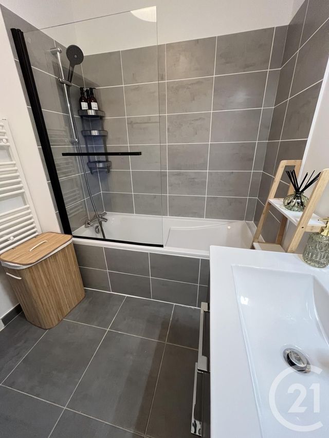 Appartement F3 à louer - 3 pièces - 63.5 m2 - VILLENEUVE LES AVIGNON - 30 - LANGUEDOC-ROUSSILLON - Century 21 Saint Marc Immobilier