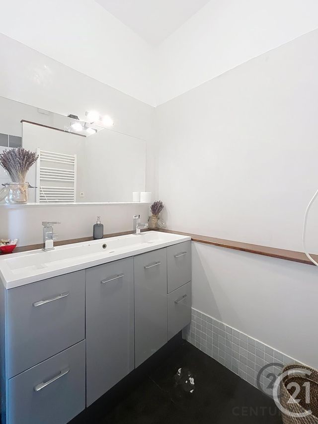 Appartement F2 à louer - 2 pièces - 53.44 m2 - AVIGNON - 84 - PROVENCE-ALPES-COTE-D-AZUR - Century 21 Saint Marc Immobilier