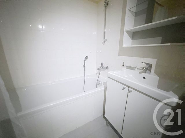 Appartement Studio à louer - 1 pièce - 31.0 m2 - AVIGNON - 84 - PROVENCE-ALPES-COTE-D-AZUR - Century 21 Saint Marc Immobilier