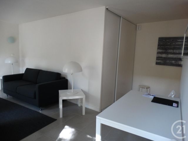 Appartement Studio à louer - 1 pièce - 31.0 m2 - AVIGNON - 84 - PROVENCE-ALPES-COTE-D-AZUR - Century 21 Saint Marc Immobilier