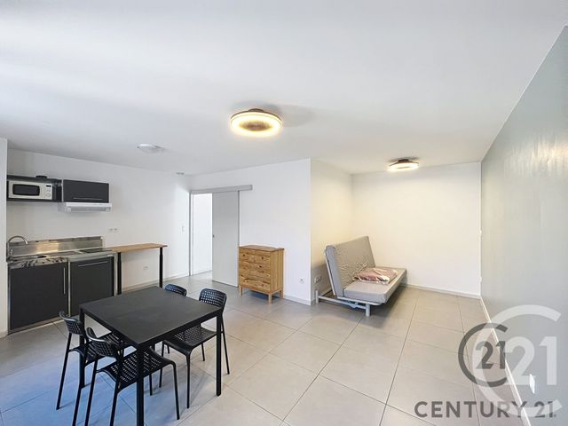 Appartement F1 à louer - 1 pièce - 34.0 m2 - AVIGNON - 84 - PROVENCE-ALPES-COTE-D-AZUR - Century 21 Saint Marc Immobilier