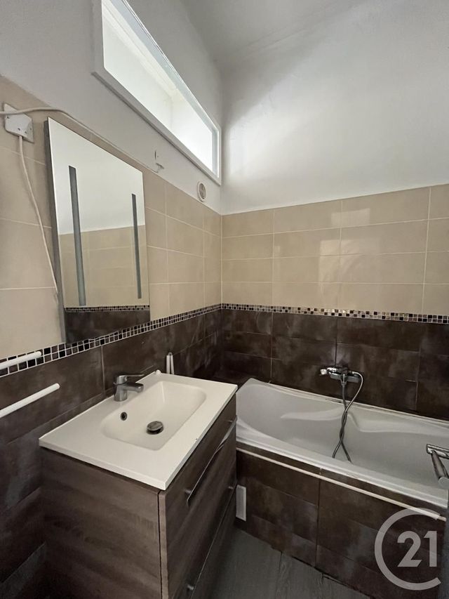 Appartement Studio à louer - 1 pièce - 34.0 m2 - AVIGNON - 84 - PROVENCE-ALPES-COTE-D-AZUR - Century 21 Saint Marc Immobilier