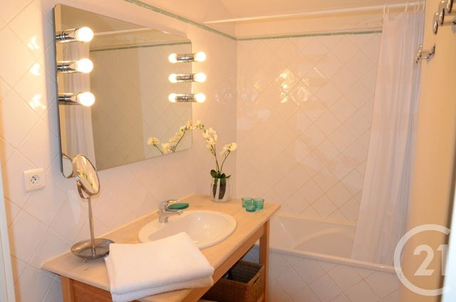 Appartement F4 à louer - 4 pièces - 75.0 m2 - AVIGNON - 84 - PROVENCE-ALPES-COTE-D-AZUR - Century 21 Saint Marc Immobilier