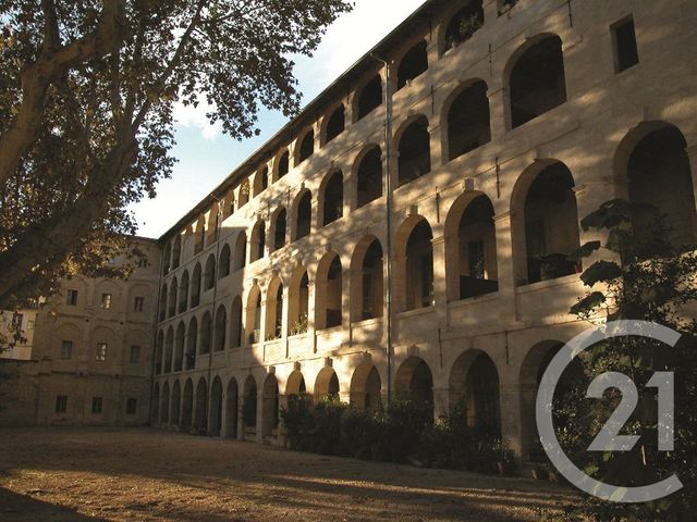 Appartement F4 à louer - 4 pièces - 75.0 m2 - AVIGNON - 84 - PROVENCE-ALPES-COTE-D-AZUR - Century 21 Saint Marc Immobilier