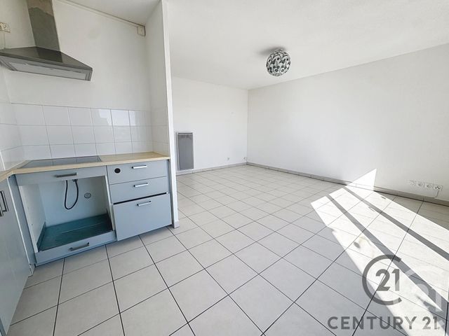 Afficher la photo en grand Appartement F3 à vendre - 3 pièces - 65.92 m2 - AVIGNON - 84 - PROVENCE-ALPES-COTE-D-AZUR - Century 21 Saint Marc Immobilier