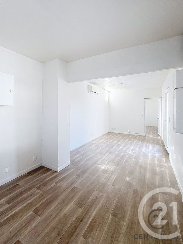 Appartement F2 à louer - 2 pièces - 40.0 m2 - AVIGNON - 84 - PROVENCE-ALPES-COTE-D-AZUR - Century 21 Saint Marc Immobilier