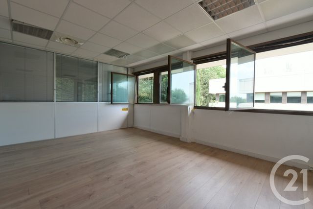 entreprise à louer - 272.0 m2 - AVIGNON - 84 - PROVENCE-ALPES-COTE-D-AZUR - Century 21 Saint Marc Immobilier