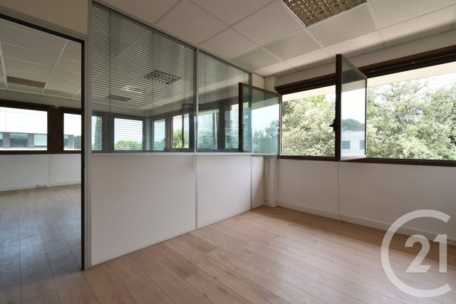 entreprise à louer - 272.0 m2 - AVIGNON - 84 - PROVENCE-ALPES-COTE-D-AZUR - Century 21 Saint Marc Immobilier