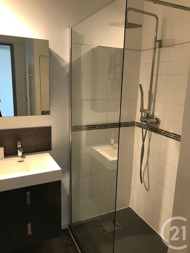 Appartement F3 à louer - 4 pièces - 68.0 m2 - AVIGNON - 84 - PROVENCE-ALPES-COTE-D-AZUR - Century 21 Saint Marc Immobilier