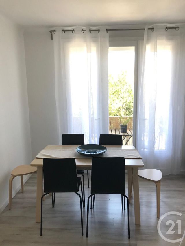 Appartement F3 à louer - 4 pièces - 68.0 m2 - AVIGNON - 84 - PROVENCE-ALPES-COTE-D-AZUR - Century 21 Saint Marc Immobilier