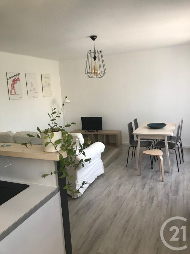 Appartement F3 à louer - 4 pièces - 68.0 m2 - AVIGNON - 84 - PROVENCE-ALPES-COTE-D-AZUR - Century 21 Saint Marc Immobilier