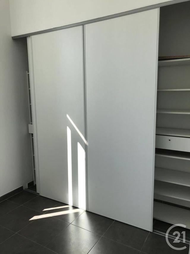 Appartement à louer - 3 pièces - 48.0 m2 - AVIGNON - 84 - PROVENCE-ALPES-COTE-D-AZUR - Century 21 Saint Marc Immobilier