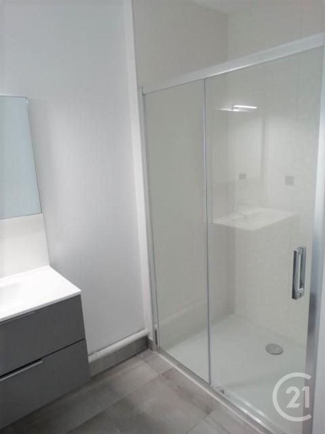 Appartement F2 à louer - 2 pièces - 45.4 m2 - AVIGNON - 84 - PROVENCE-ALPES-COTE-D-AZUR - Century 21 Saint Marc Immobilier