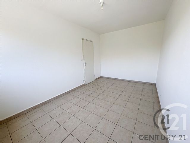 Appartement F4 à louer - 4 pièces - 71.89 m2 - VILLENEUVE LES AVIGNON - 30 - LANGUEDOC-ROUSSILLON - Century 21 Saint Marc Immobilier