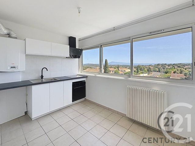 Appartement F4 à louer VILLENEUVE LES AVIGNON