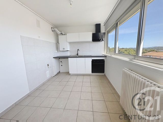 Appartement F4 à louer - 4 pièces - 71.89 m2 - VILLENEUVE LES AVIGNON - 30 - LANGUEDOC-ROUSSILLON - Century 21 Saint Marc Immobilier
