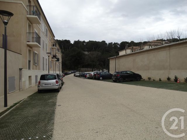 parking à louer - 10.0 m2 - VILLENEUVE LES AVIGNON - 30 - LANGUEDOC-ROUSSILLON - Century 21 Saint Marc Immobilier