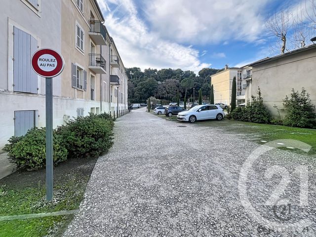 Parking à louer VILLENEUVE LES AVIGNON