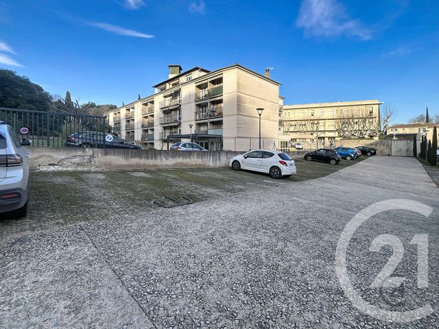 parking à louer - 10.0 m2 - VILLENEUVE LES AVIGNON - 30 - LANGUEDOC-ROUSSILLON - Century 21 Saint Marc Immobilier