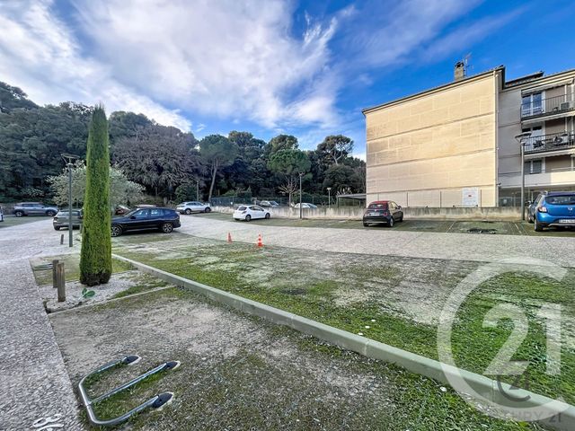 parking à louer - 10.0 m2 - VILLENEUVE LES AVIGNON - 30 - LANGUEDOC-ROUSSILLON - Century 21 Saint Marc Immobilier