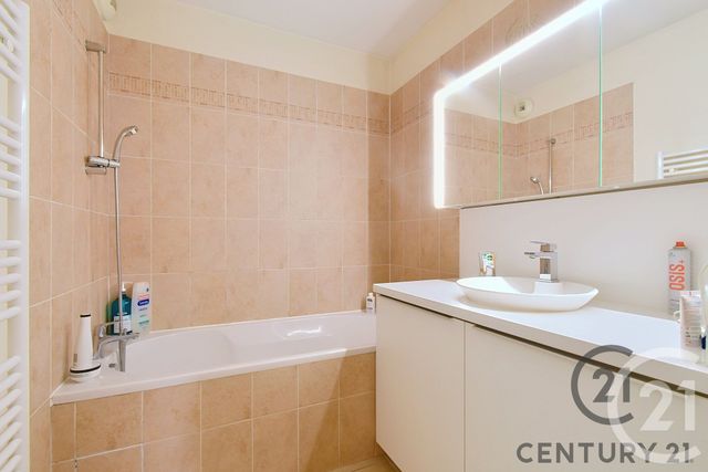 Appartement F3 à vendre - 3 pièces - 66.0 m2 - AVIGNON - 84 - PROVENCE-ALPES-COTE-D-AZUR - Century 21 Saint Marc Immobilier