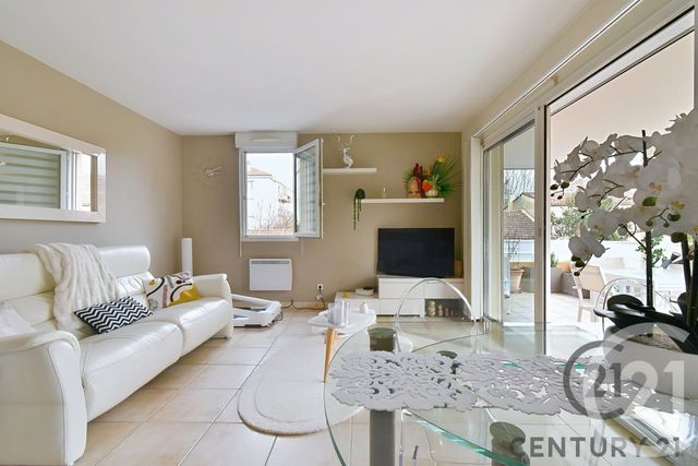 Appartement F3 à vendre - 3 pièces - 66.0 m2 - AVIGNON - 84 - PROVENCE-ALPES-COTE-D-AZUR - Century 21 Saint Marc Immobilier
