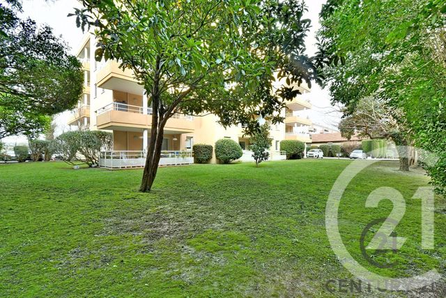 Appartement F3 à vendre - 3 pièces - 66.0 m2 - AVIGNON - 84 - PROVENCE-ALPES-COTE-D-AZUR - Century 21 Saint Marc Immobilier