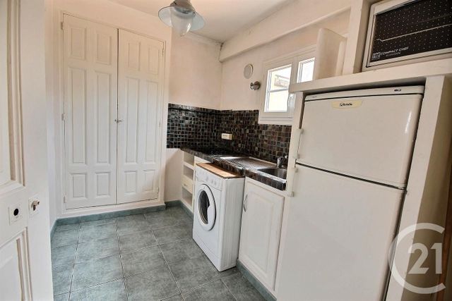 Appartement T1 à louer - 2 pièces - 48.0 m2 - AVIGNON - 84 - PROVENCE-ALPES-COTE-D-AZUR - Century 21 Saint Marc Immobilier